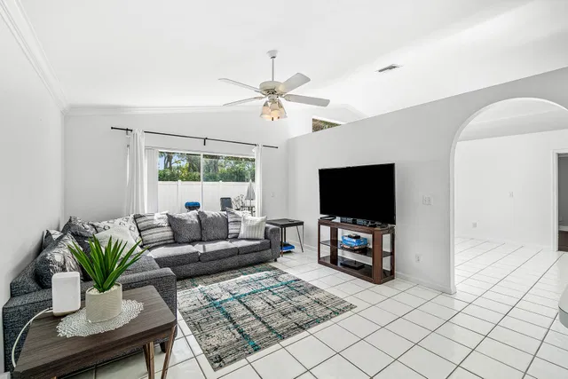 Residence photo 9