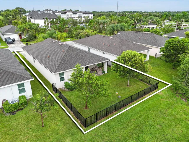 Residence photo 2