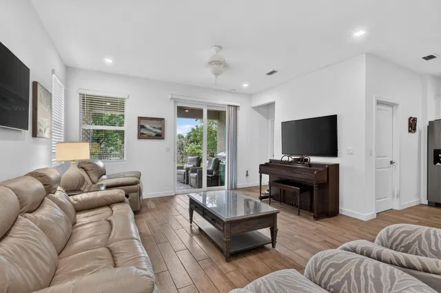 Residence photo 14