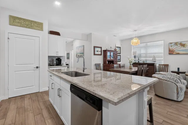 Residence photo 19