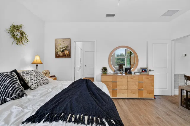 Residence photo 26