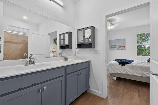 Residence photo 30