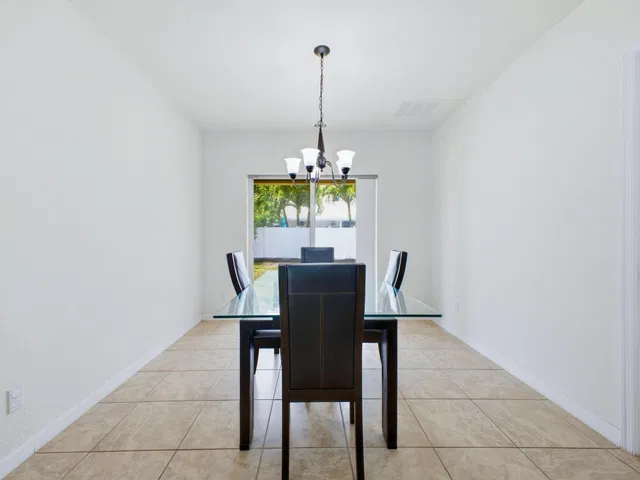 Residence photo 5