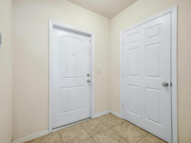 Residence photo 8