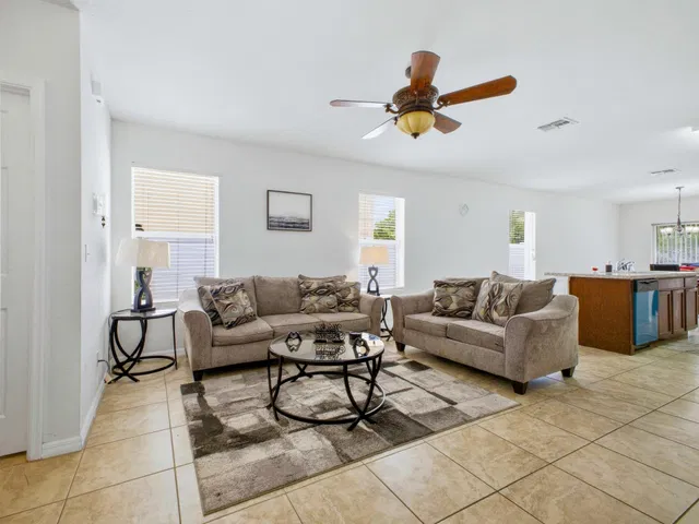 Residence photo 15