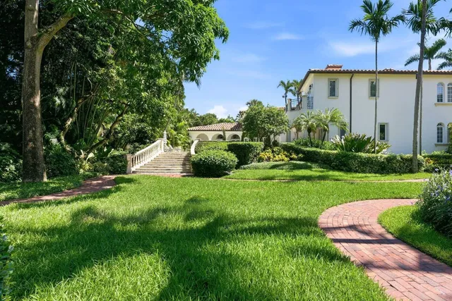 In-Town Palm Beach Residence photo 8