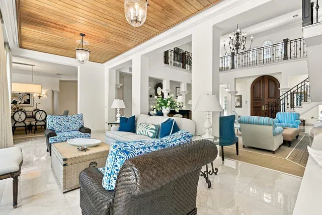 In-Town Palm Beach Residence photo 15