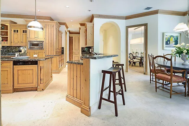 In-Town Palm Beach Residence photo 18