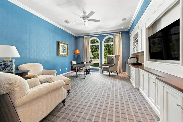 In-Town Palm Beach Residence photo 22
