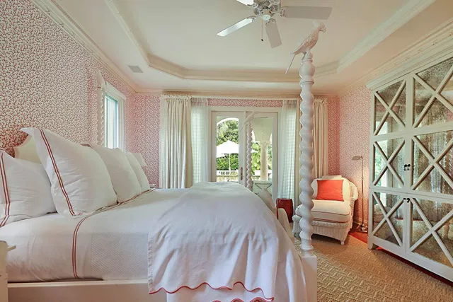 In-Town Palm Beach Residence photo 24