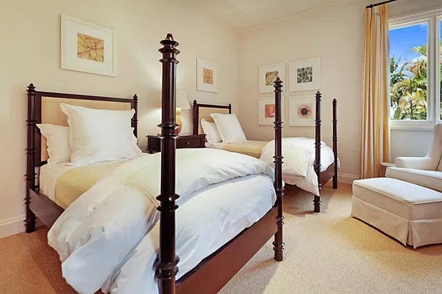 In-Town Palm Beach Residence photo 31