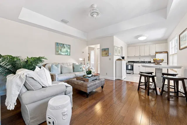 In-Town Palm Beach Residence photo 32