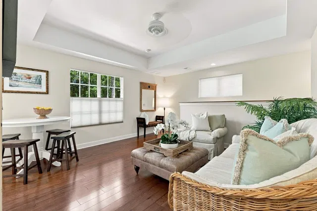 In-Town Palm Beach Residence photo 33