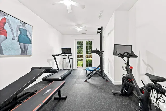 In-Town Palm Beach Residence photo 38