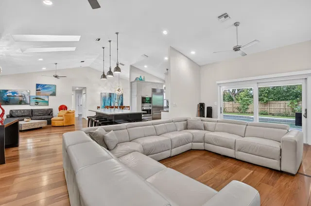 Residence photo 11