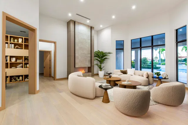 Palm Beach Point Residence photo 10