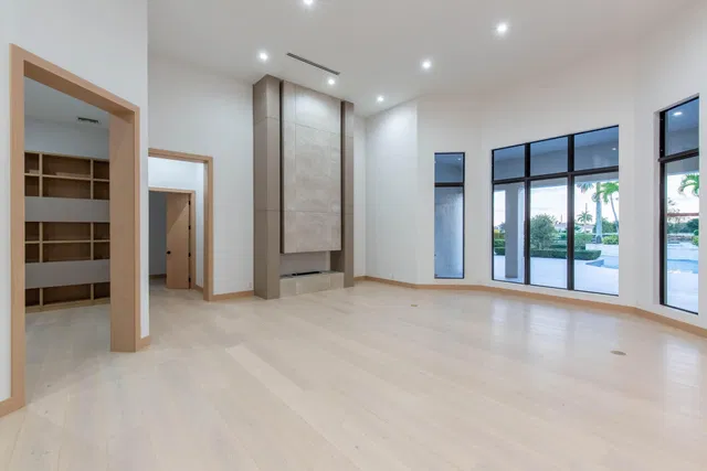 Palm Beach Point Residence photo 11