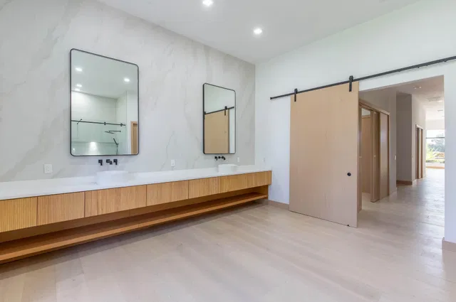 Palm Beach Point Residence photo 26