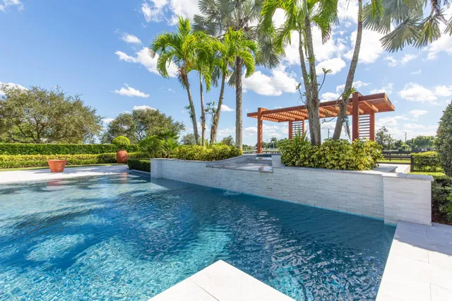Palm Beach Point Residence photo 38