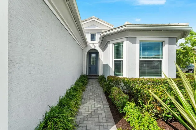 Residence photo 3