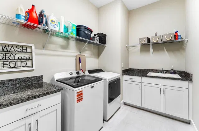 Residence photo 17