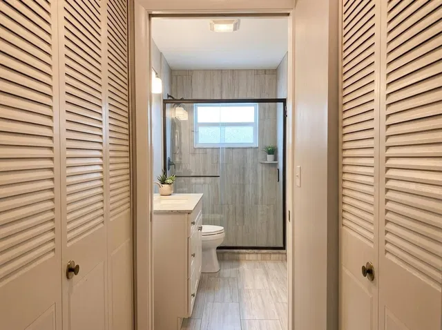 Unit 111 photo 8