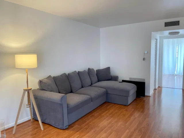 Unit 203 photo 3