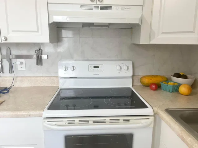 Unit 203 photo 6