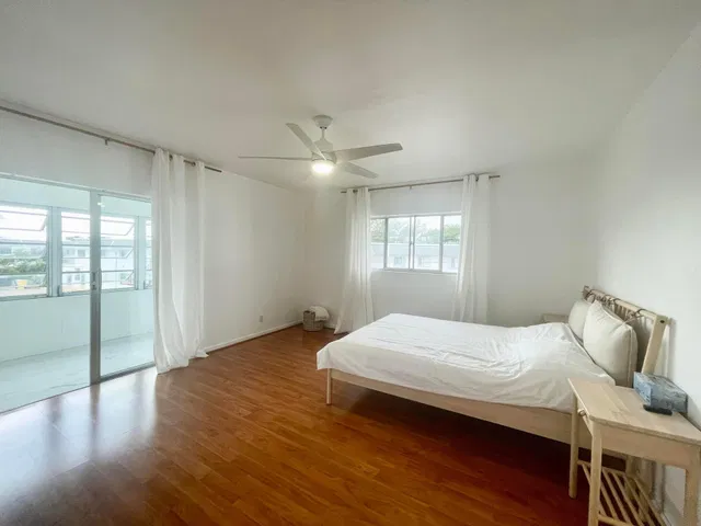 Unit 203 photo 10