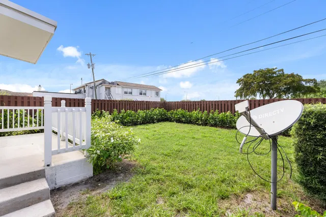 West Palm Beach Residence photo 9