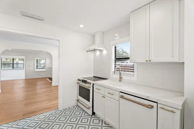 West Palm Beach Residence photo 18