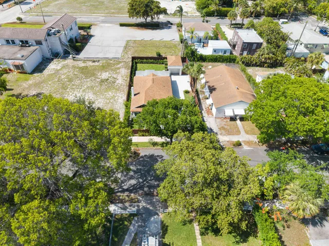 West Palm Beach Residence photo 32