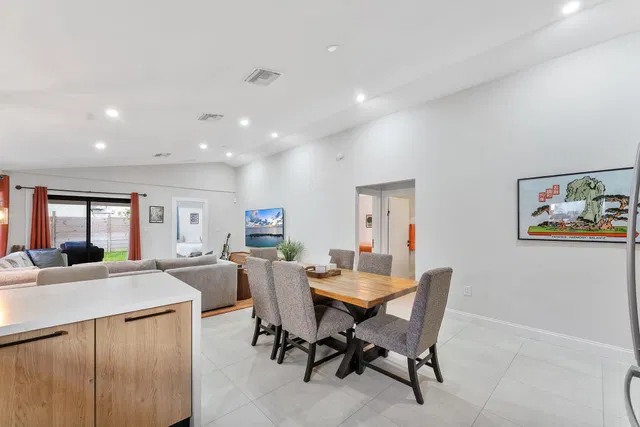 West Palm Beach Residence photo 6