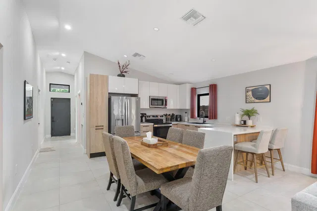 West Palm Beach Residence photo 9