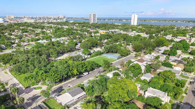 West Palm Beach Residence photo 32