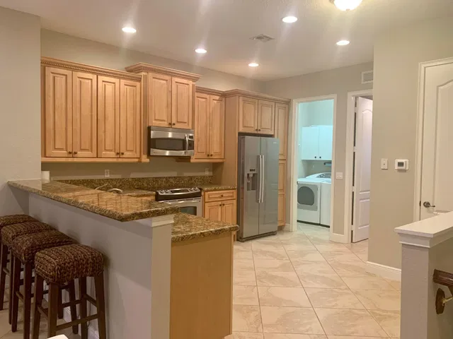 Residence photo 3
