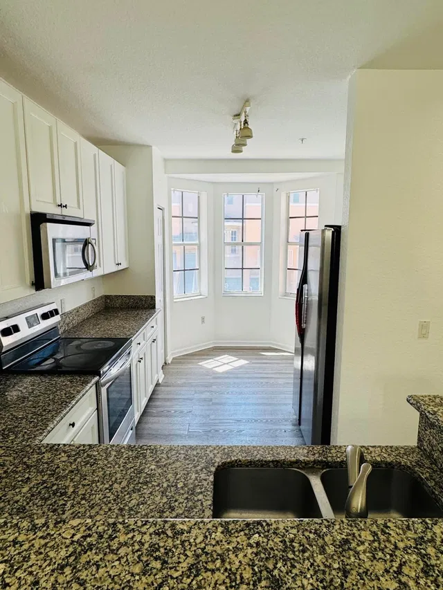 Residence photo 4