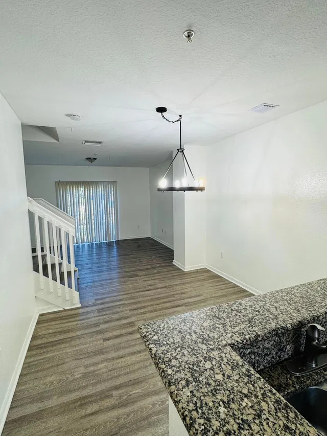Residence photo 5