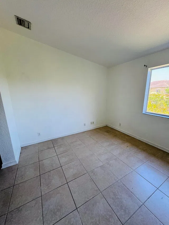 Residence photo 9