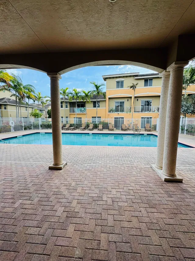 Residence photo 18