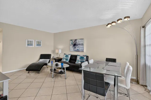  Residence photo 11