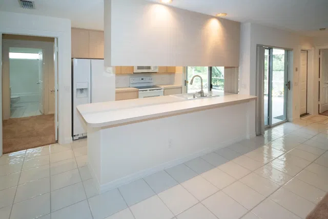  Residence photo 12