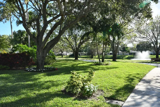  Residence photo 30
