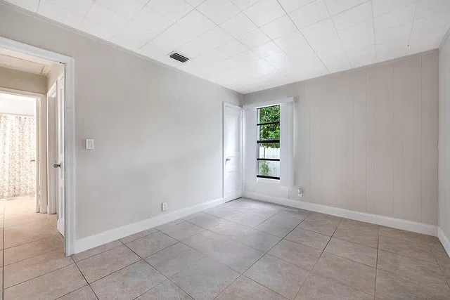 Residence photo 16