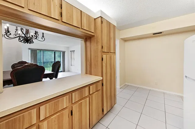 Unit C2 photo 12
