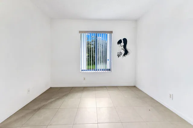 Unit C2 photo 14