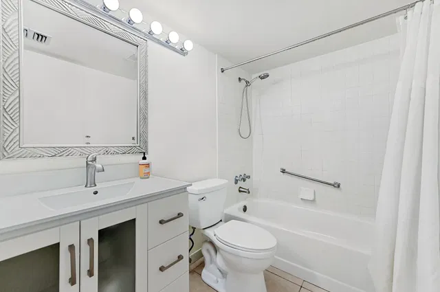Unit C2 photo 17