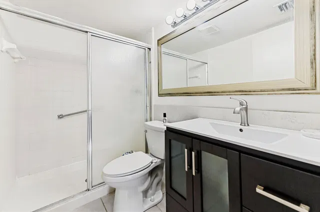 Unit C2 photo 18