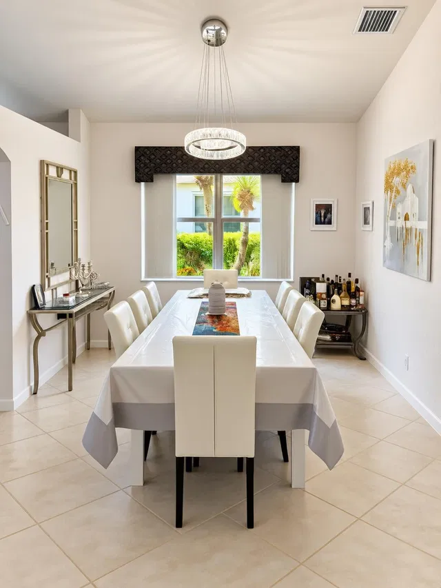 Residence photo 3