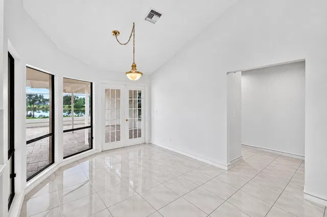 Residence photo 4